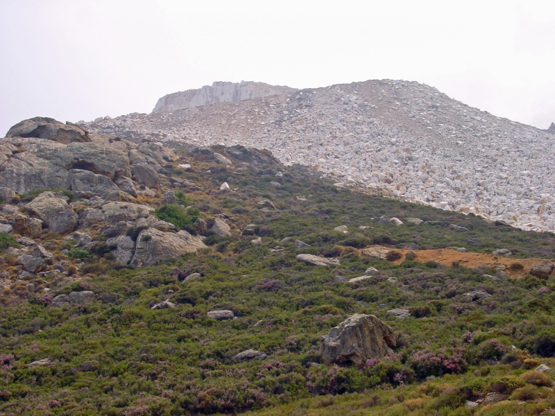 Naxos Marmorbruch 2.JPG - Photos of Cyclades, Greece in September 2002